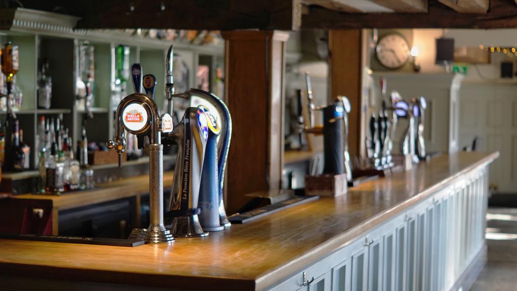 The Greyhound Inn Chalfont St Peter Exterior foto